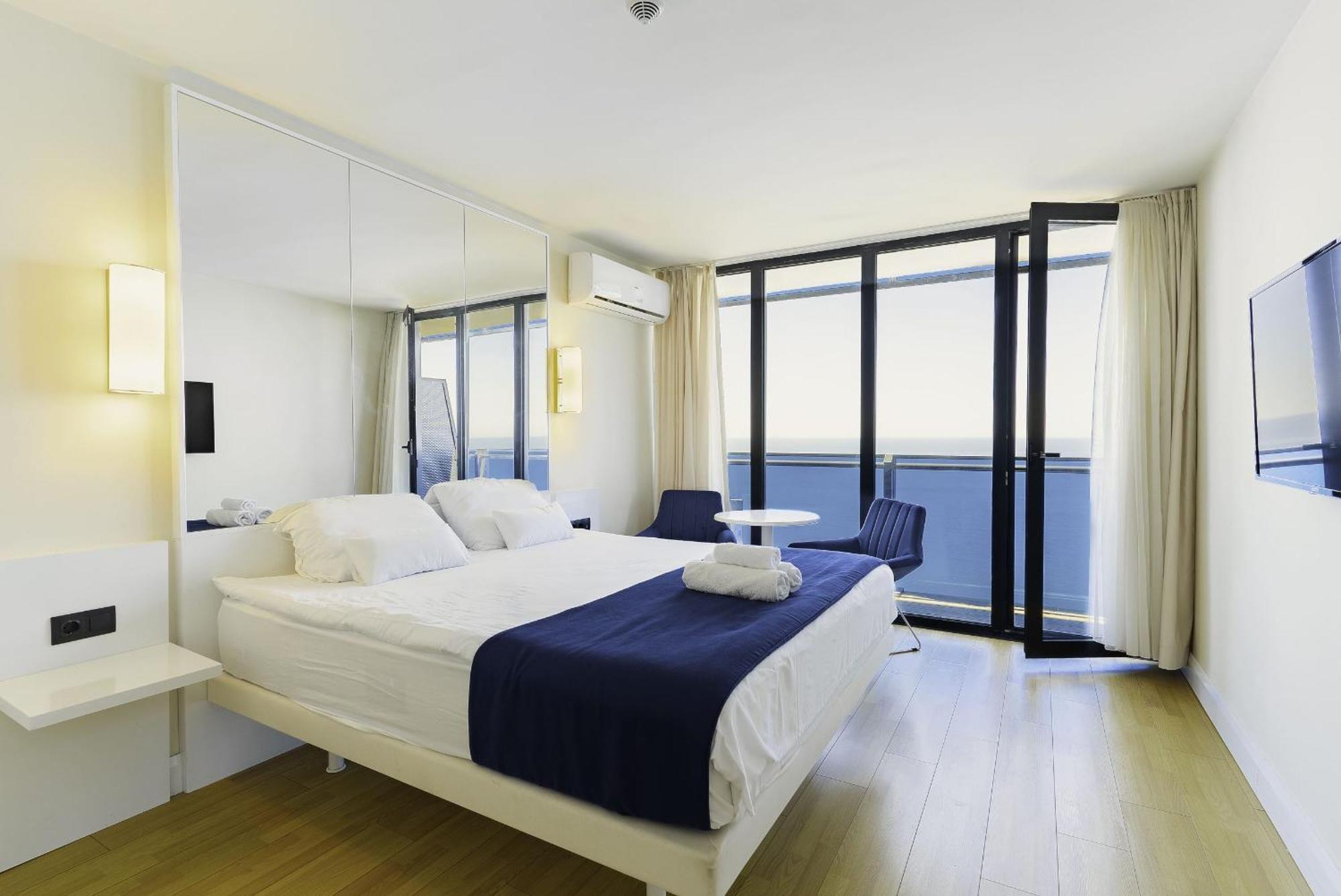 Luxury Beach Front Hotel Batumi Exterior foto